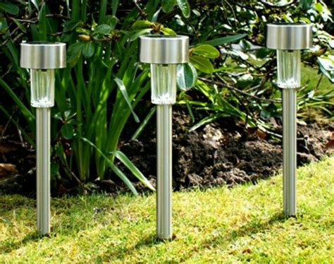 Jual lampu taman untuk halaman tenaga surya di lapak tanaka distra