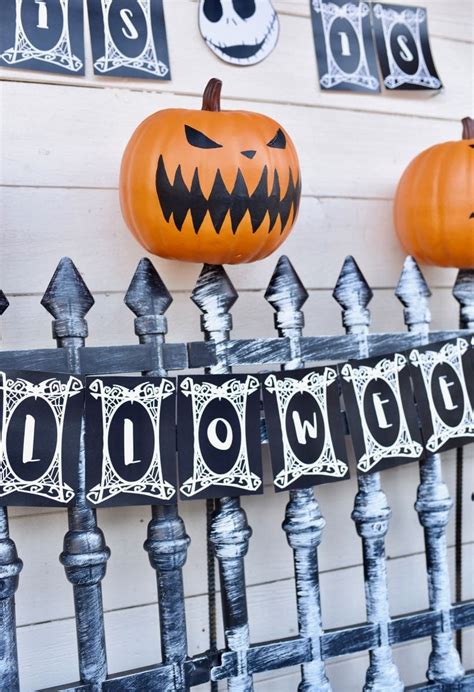 It's become a signature of burton's cinematic style too, but how did they come to be so spooky and horrifying to look at? Nightmare Before Christmas Party Decorations Tutorial | Make Life Lovely