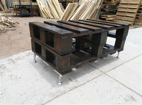 Red pallet coffee table with instructions. Pallets Wood Made Rustic Coffee Table | Pallet Ideas