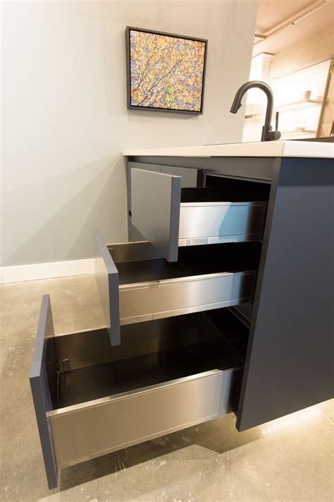 High gloss kitchen doors in a range of colours. Black walnut doors. High gloss white doors. Hale Navy ...