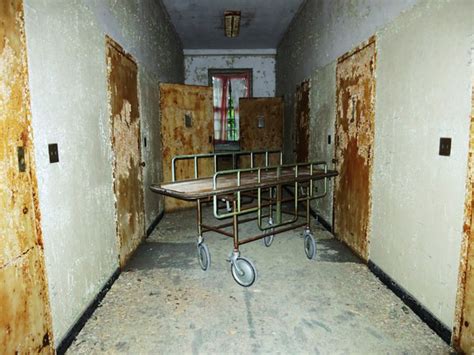 Howstuffworks — 6 Of The Scariest Abandoned Mental Asylums
