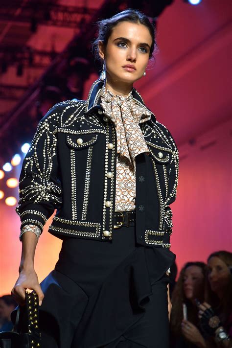 Blanca Padilla Walks Elie Saab Show Fw18 In Paris Celebmafia