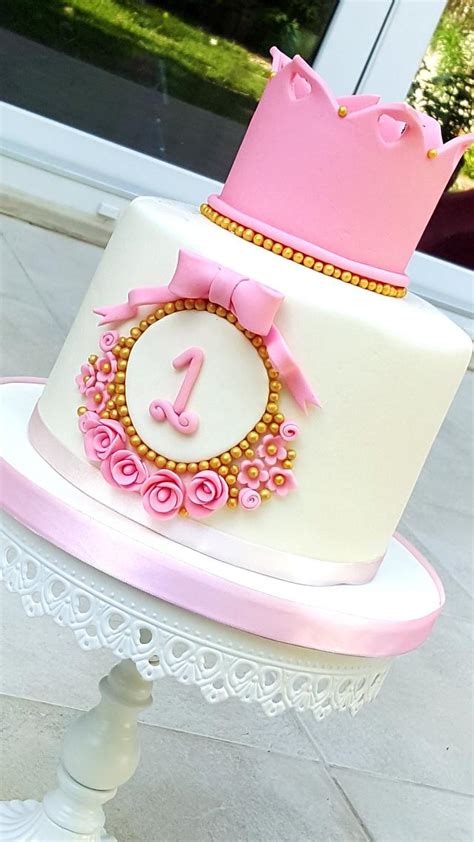 Crown Cake Decorated Cake By Acakeaffair Cakesdecor