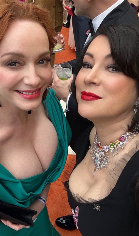 Christina Hendricks & Jennifer Tilly : r/ladyladyboners