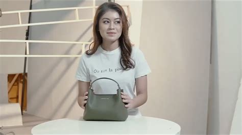Unboxing go shop christy ng bag. Christy Ng | What's in my bag : featuring Yaya Zahir - YouTube