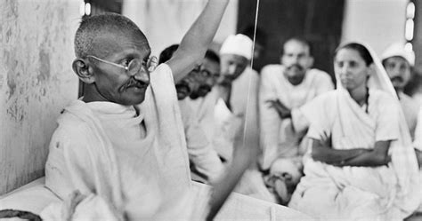 60 Kata Kata Mutiara Mahatma Gandhi Penuh Makna Dan Menyejukkan Hati