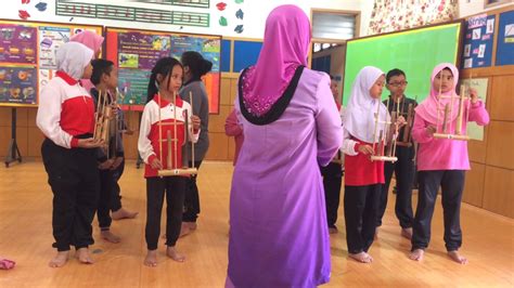 Kompang ialah sejenis alat muzik tradisional yang paling popular bagi masyarakat melayu. ANGKLUNG PENDIDIKAN MUZIK SEKOLAH RENDAH KSSR KELAB ...