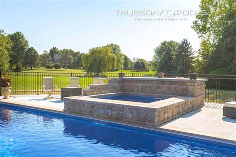 Square Spa With Spillover United Pools Spas Fiberglass Pools