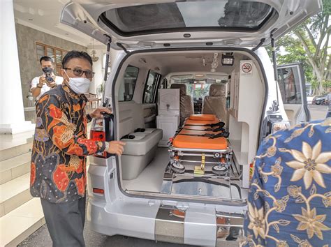 Bupati Herdiat Terima Bantuan 1 Unit Ambulance Dari Bri Cabang Ciamis