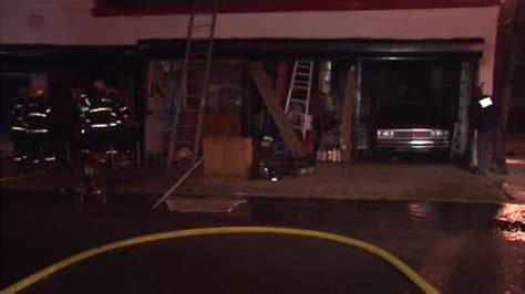 Fire Crews Douse Flames Inside Kensington Garage 6abc Philadelphia