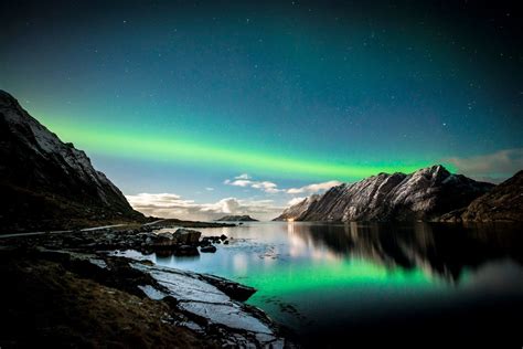 A Night In Norways Lofoten Islands Image Lofoten Lofoten Islands