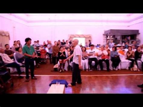 Cô từng đoạt giải vàng siêu mẫu việt nam 2008 và á hậu cuộc thi hoa hậu hoàn vũ việt nam 2009. Lương y Võ Hoàng Yên chữa bệnh tại Melbourne - Australien 2014 - YouTube