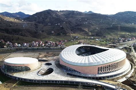 Giresunspor, yapımı devam eden yeni stadı ziyaret etti. Hekimoğlu Trabzon Stadı / Medipol Basaksehir Kupadaki ...