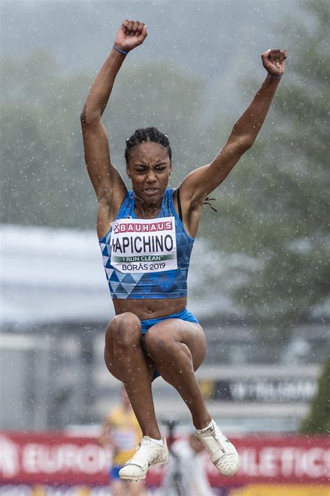 Lei, larissa iapichino, 18 anni oggi, entrata nell'atletica dei grandi con un 6,80 nel lungo che le vale complimenti larissa, si sentiva il volo da primato nelle gambe già la mattina? Europei Atletica U20: oro Iapichino nel lungo | News ...