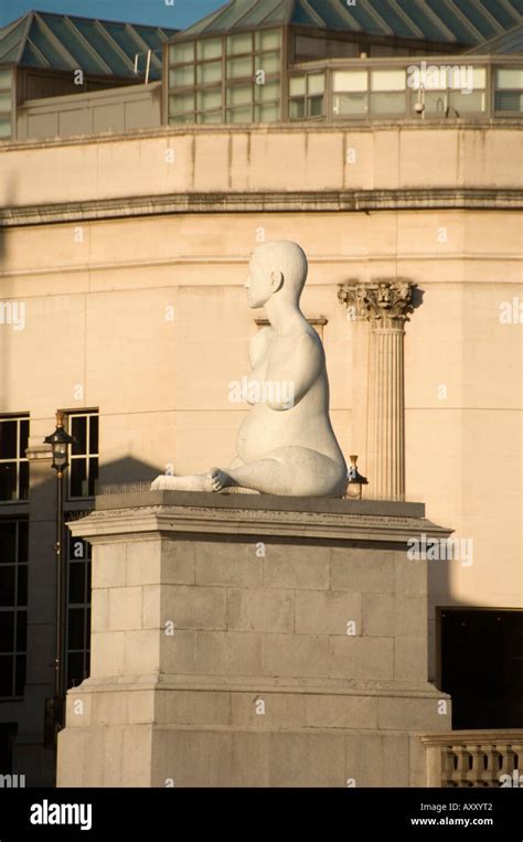 Sculpture Of Mark Quinns Alison Lapper Pregnant On The Fourth Plinth