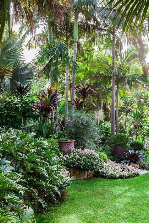 34 Lovely Tropical Garden Design Ideas Magzhouse