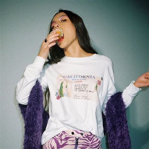 Drivers license olivia rodrigo 1 hour loop. All the tea on Olivia Rodrigo's new song "drivers license ...