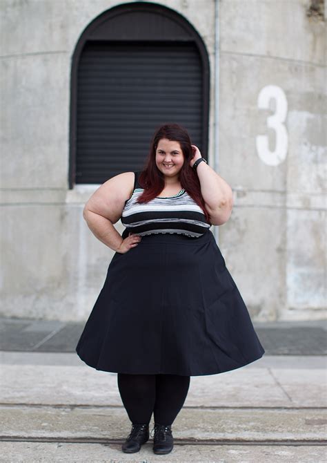new zealand plus size fashion blogger meagan kerr wears space dye sweater tank and ponte circle