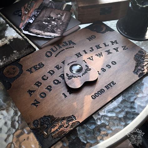 640 x 640 jpeg 117 кб. Ouija Board - Classic - Dark wood in 2020 | Ouija, Witch shop, Diy ouija board