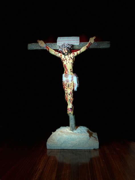 Crucifix To Meditate On The Passion Of Christ Based On The Shroud Of
