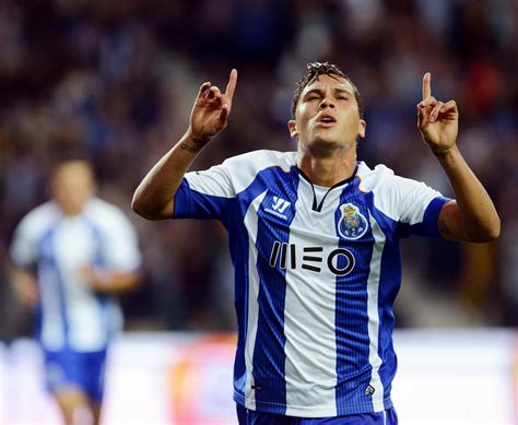 Chodzi tutaj oczywiście o dawno wspomnianego już joao peglowa! FC Porto on Twitter: "Quintero abriu o cofre. Tudo sobre o ...