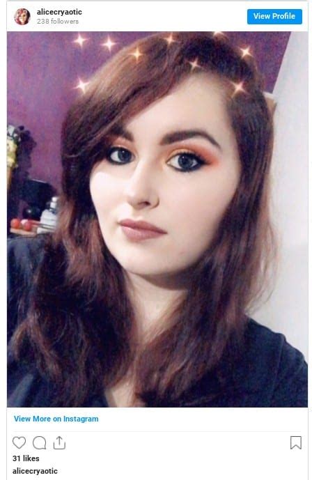 With smoky hues like chocolate mauve and ash brown in the lead, the best brunette how to touch up dark roots at home │how i dye my hair light ash brown with drugstore box hairdye. Best chocolate brown hair dye 2021. | Coloured Hair Care.