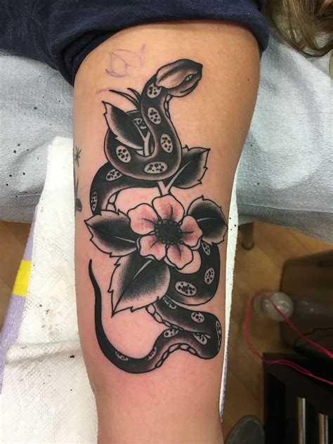 Find & download free graphic resources for snake flower. Snake and flower tattoo | Flower tattoo, Tattoos, Pretty ...