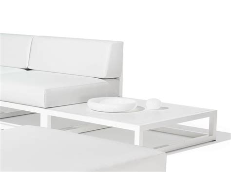 NUDE Coffee table By Bivaq design Andrés Bluth