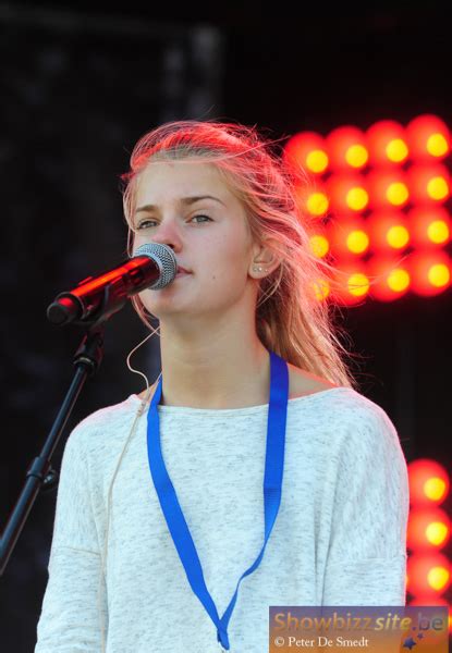 Emma bale — nothing arrived 03:37. Emma Bale: Radio 2 Zomerhit in Blankenberge | Showbizzsite