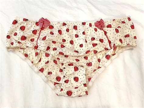 Cotton On Strawberry 🍓 Panty Underwear Bikini Brief Knicker Womens Fashion New