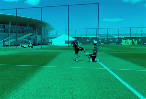 Latest on manchester united midfielder bruno fernandes including news, stats, videos, highlights and more on espn. (Video) Top bins freekick from Bruno Fernandes brings out ...