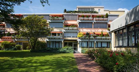 Zur anmeldung bringen sie bitte alle in ihrem besitz befindlichen reisepässe und/oder personalausweise mit sowie die wohnungsgeberbestätigung, die sie von ihrem wohnungsgeber erhalten müssen (download vordruck). Lage & Wohnen | Augustinum Seniorenresidenz Essen