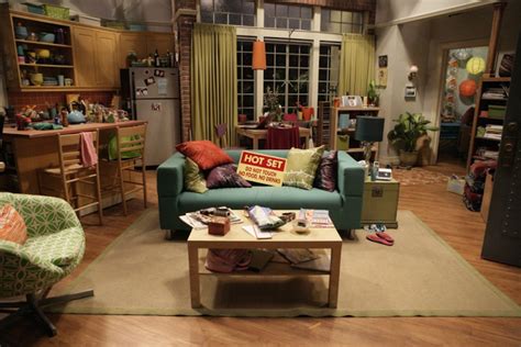Big Bang Theory Living Room Colors Decorating Small Spaces Colorful