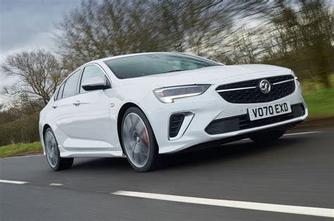 The opel insignia is a mid size/large family car engineered and produced by the german car manufacturer opel, currently in its second generation. Vauxhall Insignia GSi 2021 Révision du Royaume-Uni | Authentic Roads