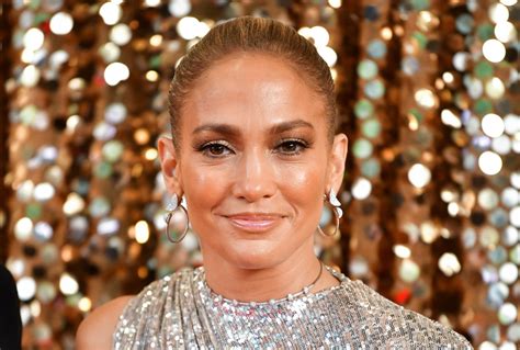 She split her time between her job at a law office. Jennifer Lopez: sa routine anti-âge pour paraître 15 ans ...