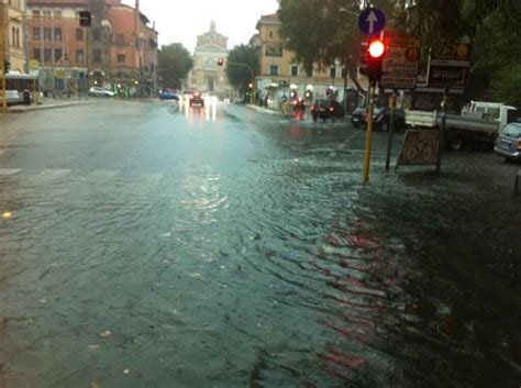 Maltempo a roma e provincia: Maltempo a Roma: come la pioggia sta bloccando la città ...