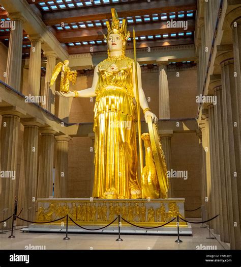 Réplique Grandeur Nature Dathena Parthenos Holding Statue Statue De La