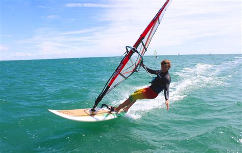Les meilleurs spots pour faire de la planche à voile en France
