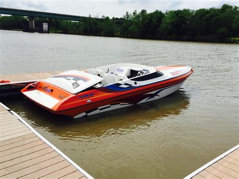 250 words # of revisions: Cole 250S powerboat for sale in Illinois