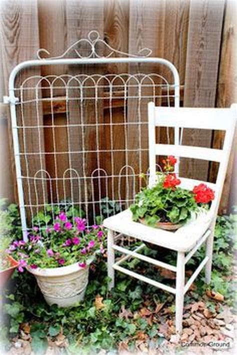 45 Amazing Ideas For Vintage Garden Decorations For Your Inspiration