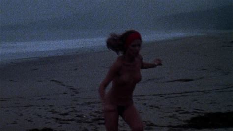 Naked Lisa Glaser In Humanoids From The Deep