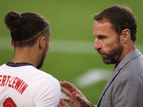 Gareth southgate gets england's summer off to winning start in darts challenge. Gareth Southgate hält Treffen mit englischen Spielern ab ...