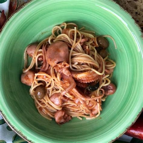 Gli Spaghetti Con Il Sugo Di Moscardini Sono Un Primo Piatto Di Pesce