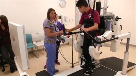 New York Hospital Pioneers Robotic Assisted Therapy For Children Youtube