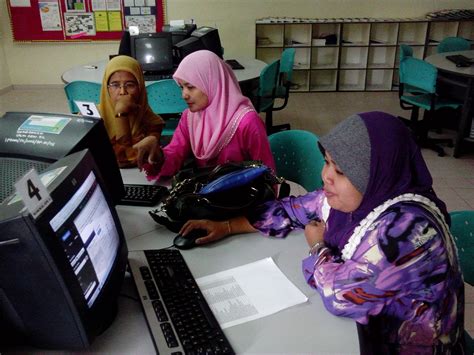 Pada mulanya saya memang rasa kurang gembira atas permintaan beliau untuk masuk melihat pdp saya. Gambar hiasan