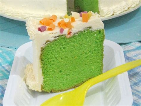 Kue ini memiliki tekstur yang sangat lembut dan empuk, juga aroma wangi pandan yang menggugah selera. Resep Cara Membuat Sponge Cake Bolu Pandan Mudah ...
