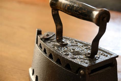 Imagen gratis: Retro, antiguo, viejo, aparato, hierro, objeto, metal, negro