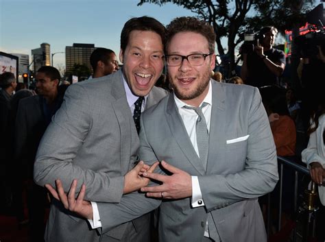 Ike Barinholtz And Seth Rogen Got Silly Zac Efron At The Neighbors