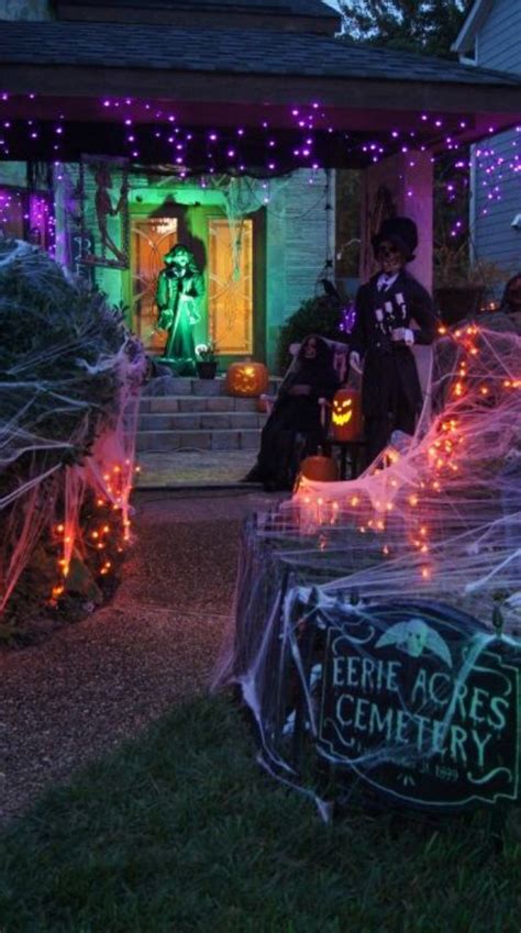 These outdoor halloween decorations will take your home's exterior to the next level. 30 Outdoor Halloween Decorations Ideas - Decoration Love