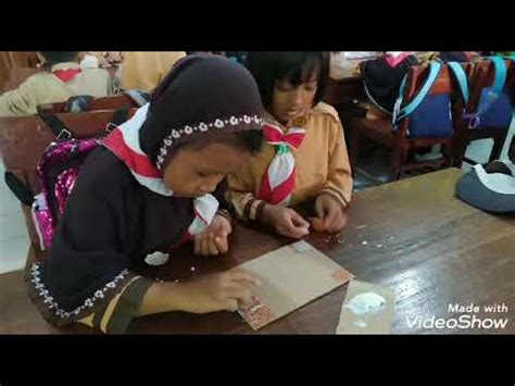 Ada banyak sekali aplikasi keren yang bisa membuat bingkai foto kita menjadi kekinian. Membuat Bingkai Foto Dari Kulit Telur - YouTube